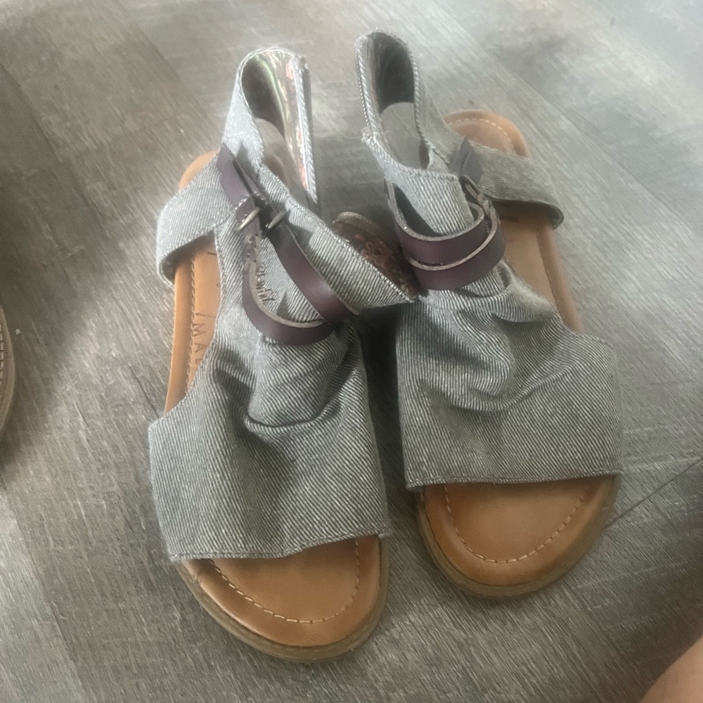 Women’s sandals